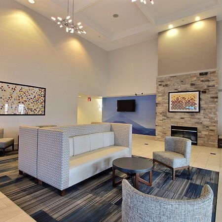 Holiday Inn Express Hotel & Suites Milwaukee Airport By Ihg Bagian luar foto