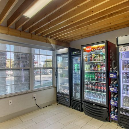 Holiday Inn Express Hotel & Suites Milwaukee Airport By Ihg Bagian luar foto