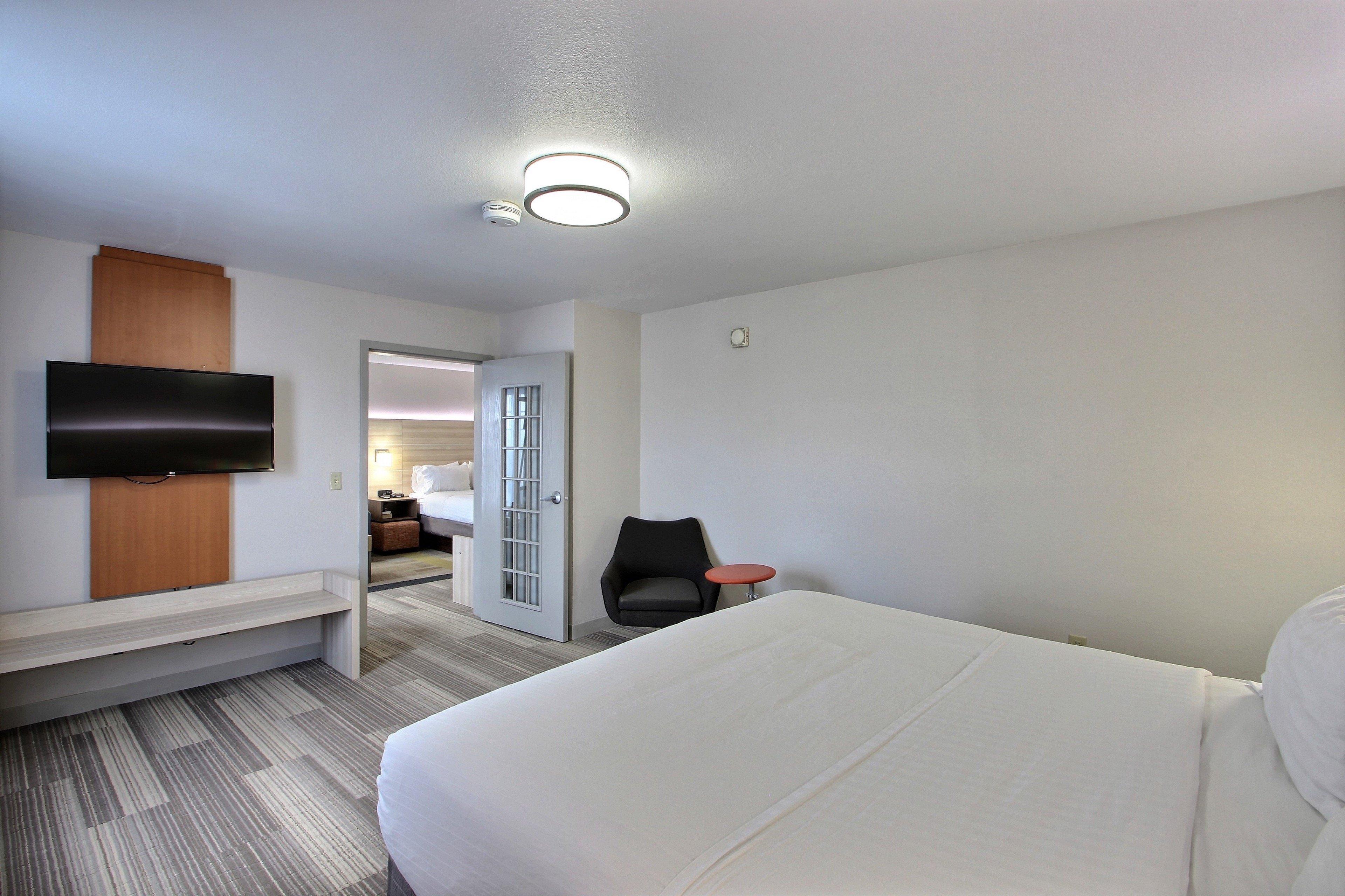 Holiday Inn Express Hotel & Suites Milwaukee Airport By Ihg Bagian luar foto