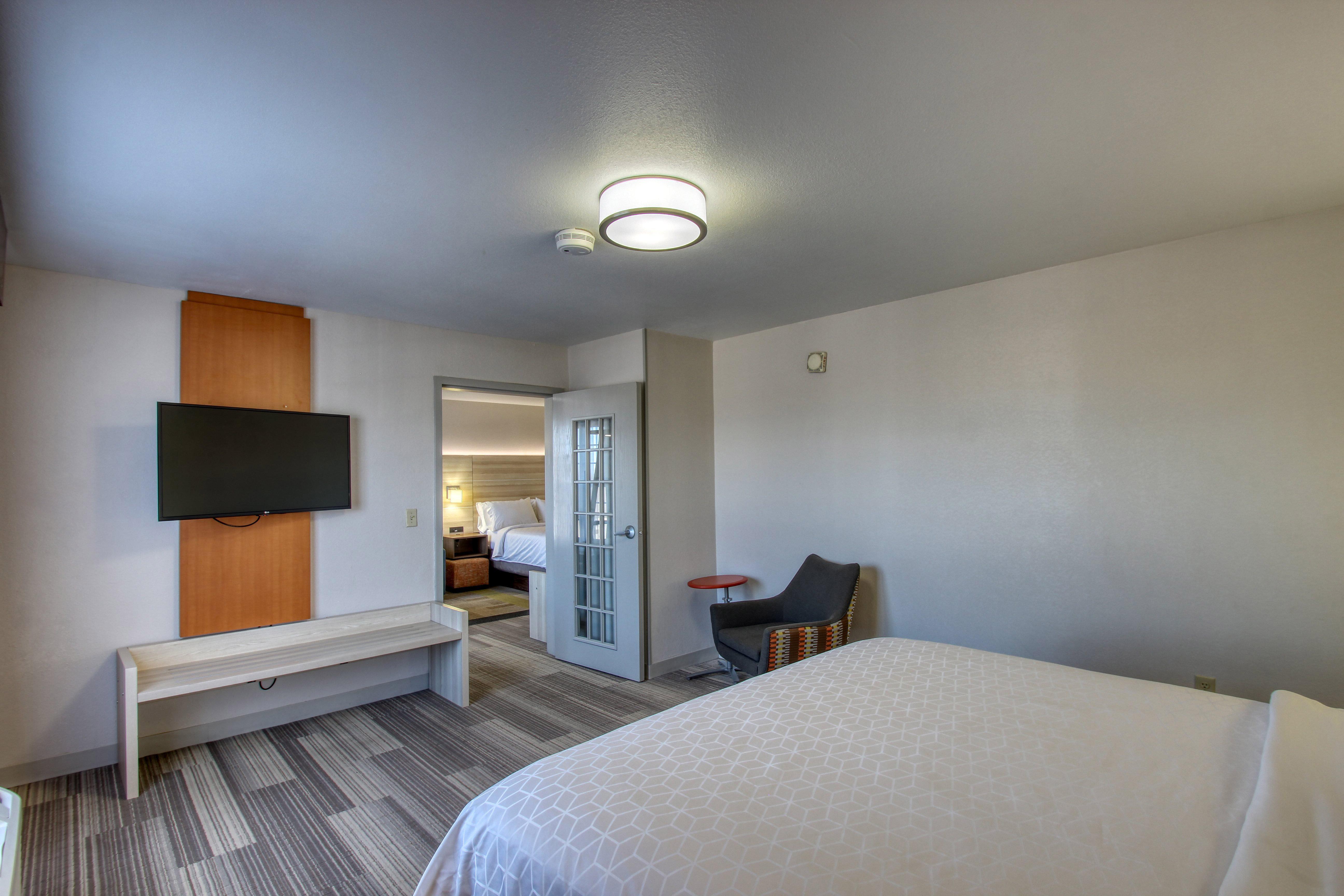 Holiday Inn Express Hotel & Suites Milwaukee Airport By Ihg Bagian luar foto