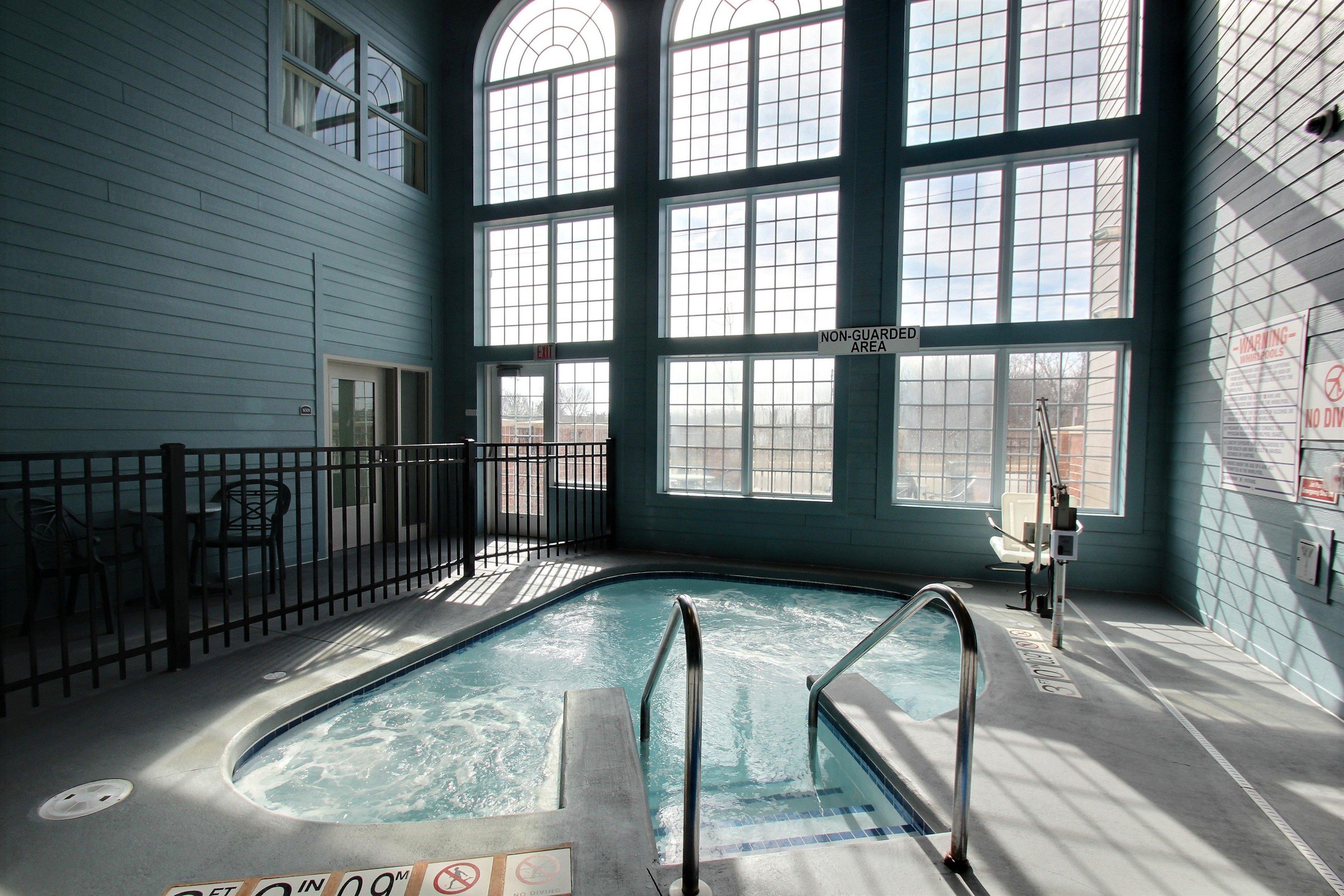 Holiday Inn Express Hotel & Suites Milwaukee Airport By Ihg Bagian luar foto