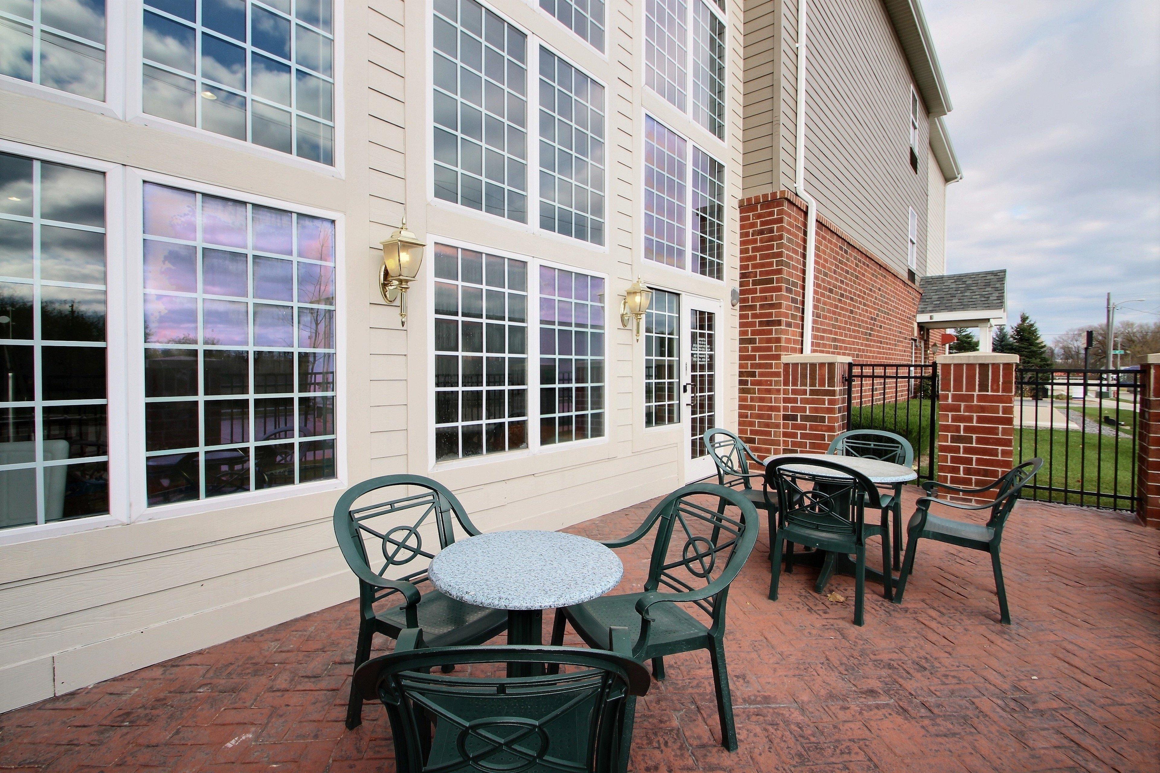 Holiday Inn Express Hotel & Suites Milwaukee Airport By Ihg Bagian luar foto