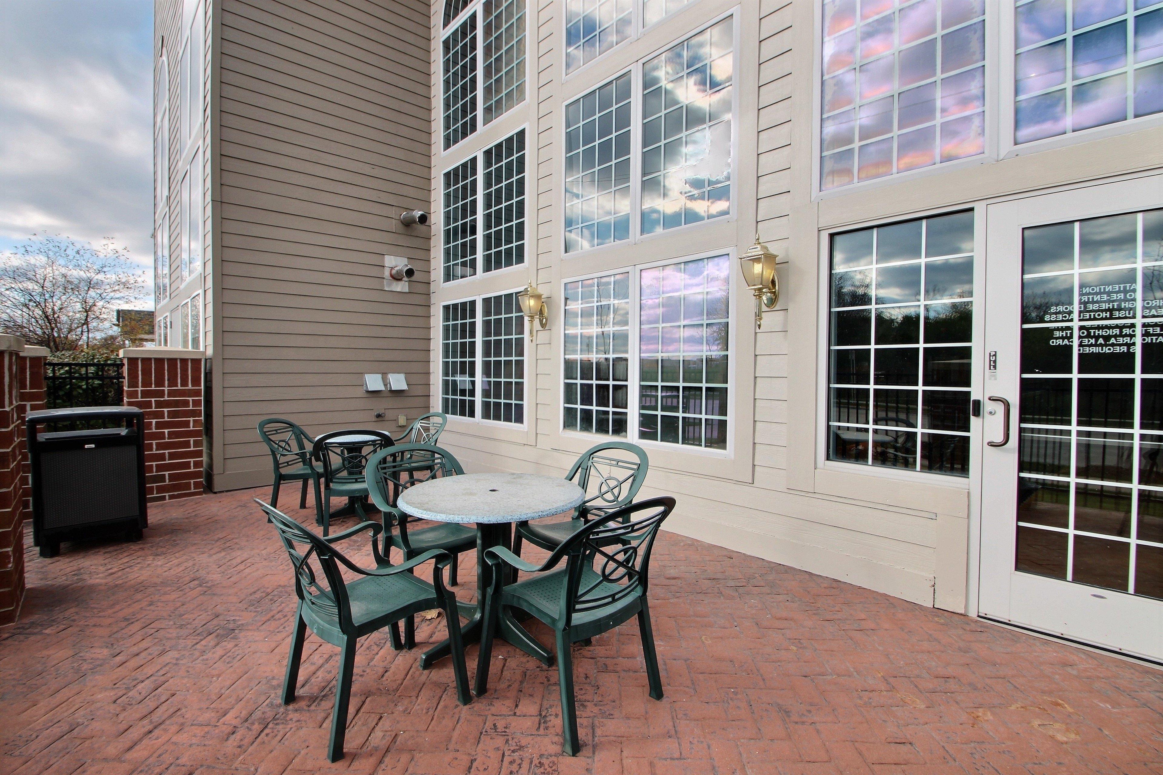 Holiday Inn Express Hotel & Suites Milwaukee Airport By Ihg Bagian luar foto