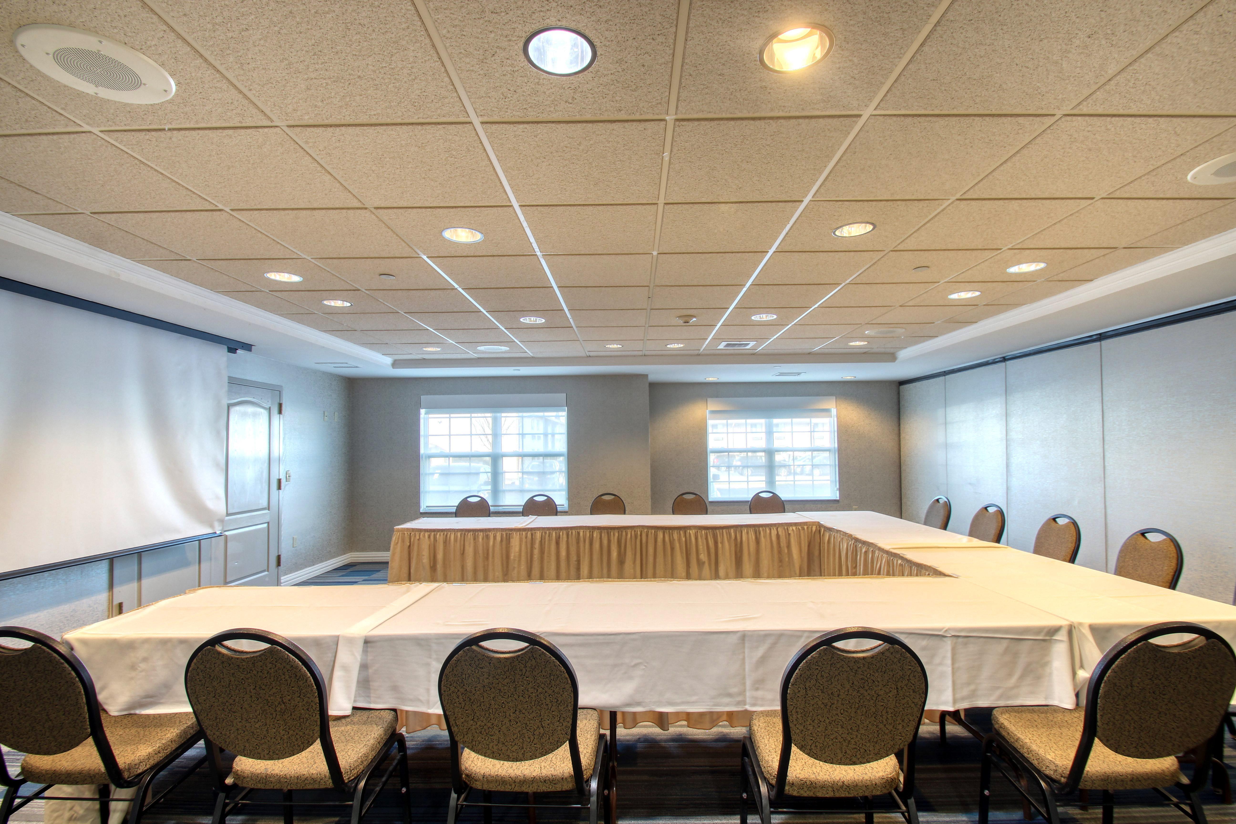 Holiday Inn Express Hotel & Suites Milwaukee Airport By Ihg Bagian luar foto